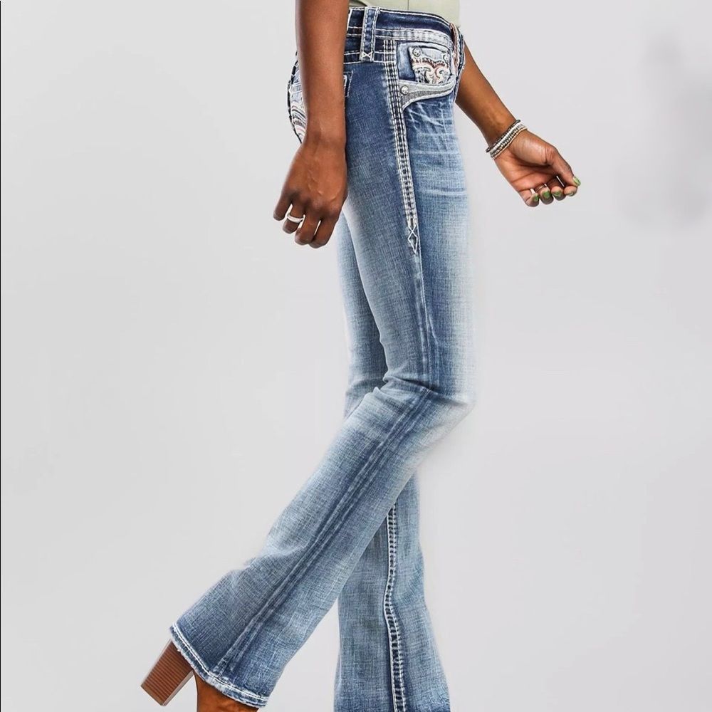 Light Wash Women's Bootcut Jeans - Casual Everyday Style - Picture 2 of 16